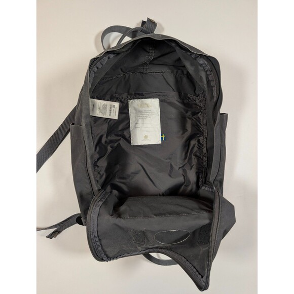 Fjallraven Kanken Classic Backpack Gray 23510 Sweden Canvas Everyday Outdoor - Picture 6 of 7
